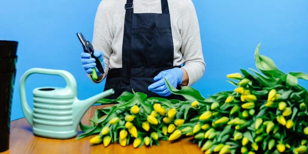 Surviving seasonal peaks: how florists handle Valentine’s Day & weddings with CRM processes
