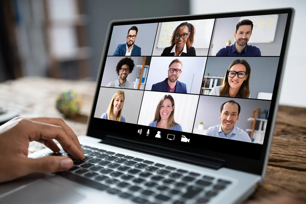 Top 10 Tools to Enhance Internal Communications in 2024