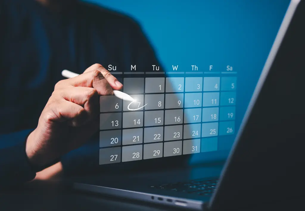 shutterstock_2472179833.webp Cron Calendar Alternatives