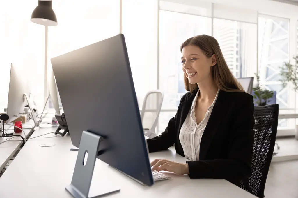 6 Free CRM Tools for Insurance Agents: How Does Bitrix24 Compare