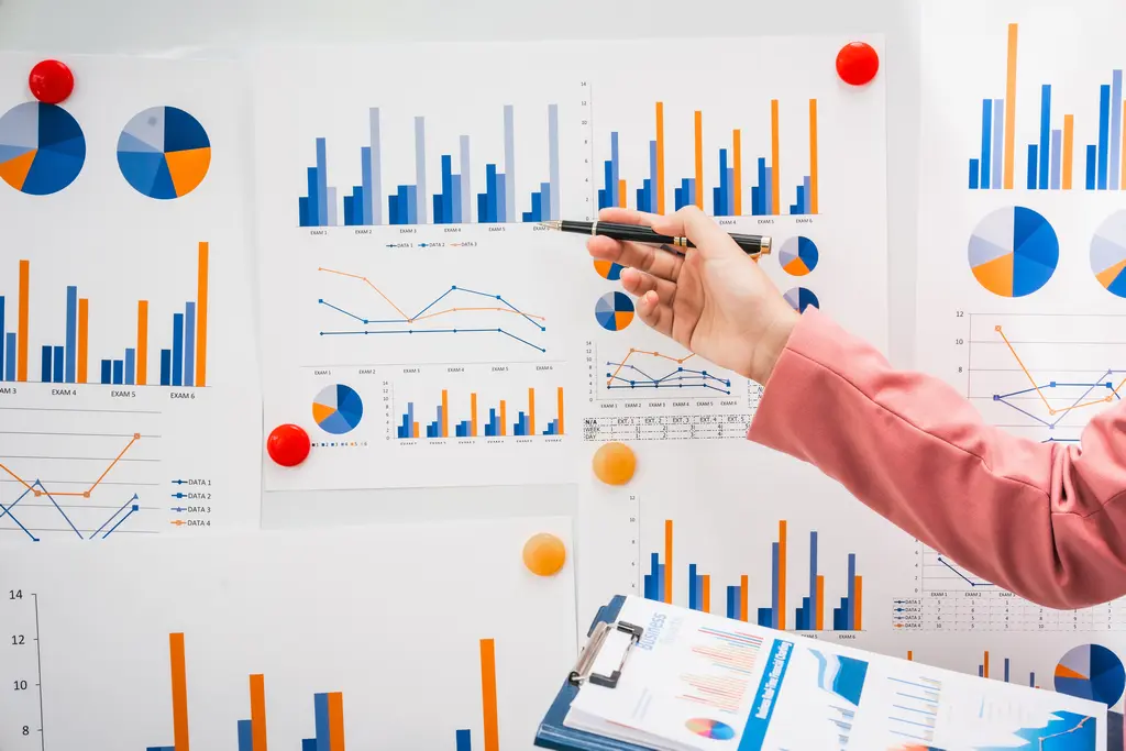 shutterstock_2482384003.webp What is CRM Analytics?